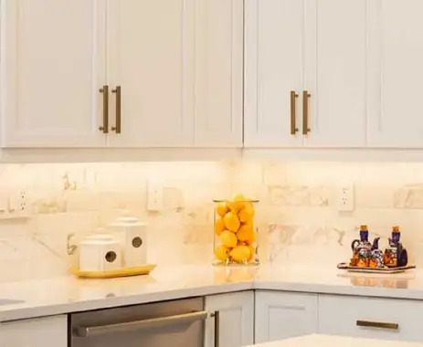 Undercabinet Lights in Kitchen